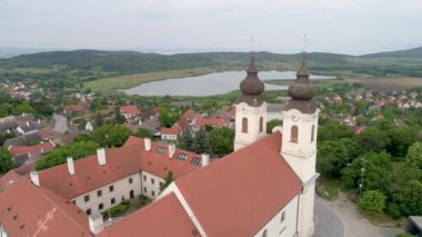 Tihany, Balaton Macaristan 'ın insansız hava aracı görüntüsü