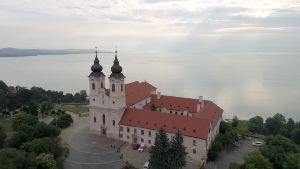 Luchtfoto Van Tihany Balaton Hongarije Met Drone — Stockvideo