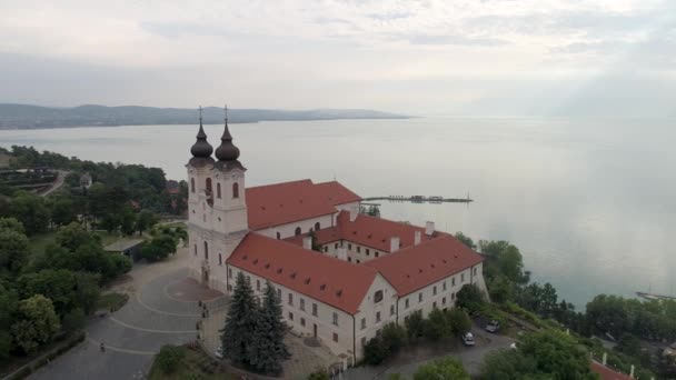 Luchtfoto Van Tihany Balaton Hongarije Met Drone — Stockvideo