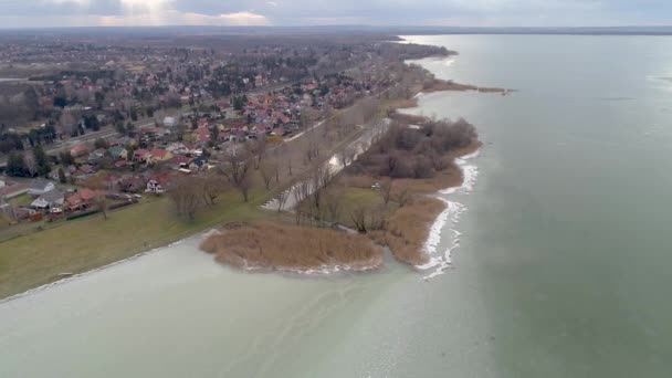 冬季Balatonbereny Csicsergo海滩无人驾驶飞机视图 — 图库视频影像