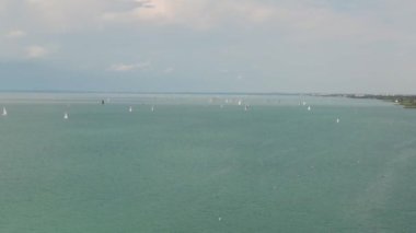 Balaton Gölü 'nde yelkenli botlar