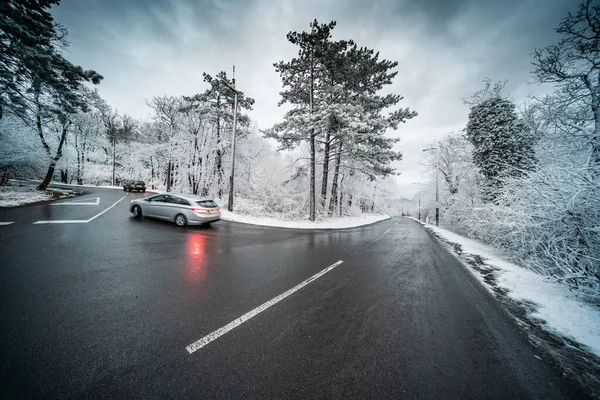 Estrada Nevada Com Céu Dramático — Fotografia de Stock