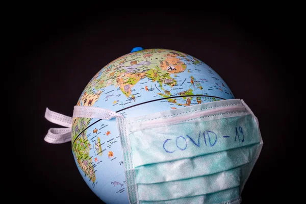 Medical Mask Globe Coronavirus Protection — Stock Photo, Image