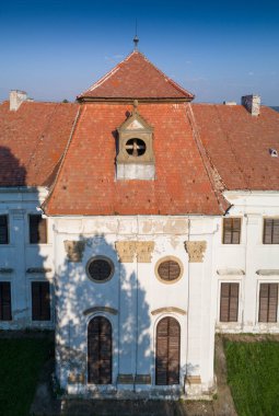 Nagyberki 'deki güzel şato.