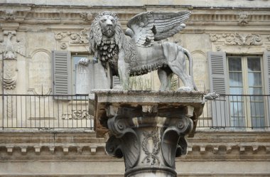 Saint Marco heykel Verona aslan