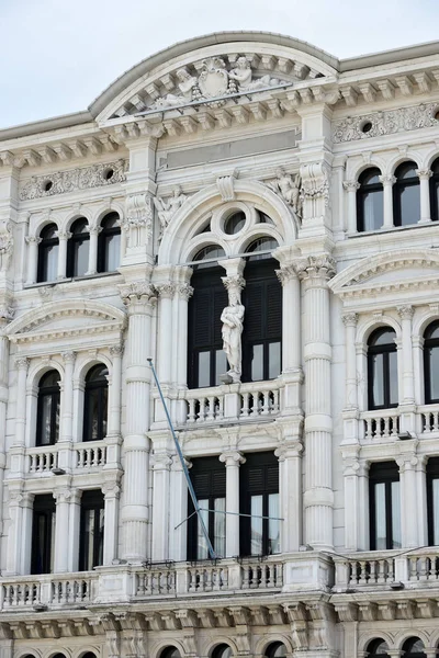 Detalhe da Prefeitura - Trieste, Itália — Fotografia de Stock