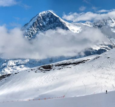 Mount Eiger ve Ski resort Grindelwald, İsviçre.