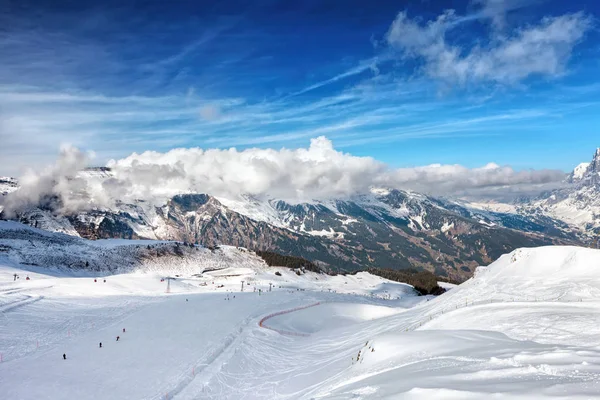 Pista da sci a Grindelwald nelle Alpi Bernesi, Svizzera — Foto Stock