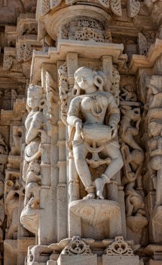  ranakpur antik güneş Tapınağı. Jain Tapınağı oyma.