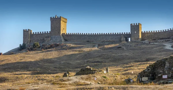 Генуэзская крепость в Судаке — стоковое фото