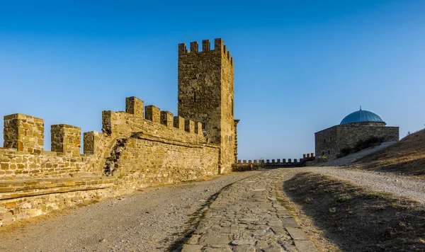 Genoese fortress in Sudak, Crimea — Stock Photo, Image