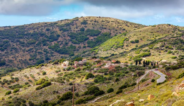 Cretan mountain landscape  on the way to the Lassithi plateau. — Stock Photo, Image