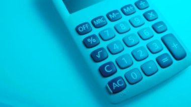 Klasik dijital hesap makinesi