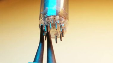 Elektronik eski valf