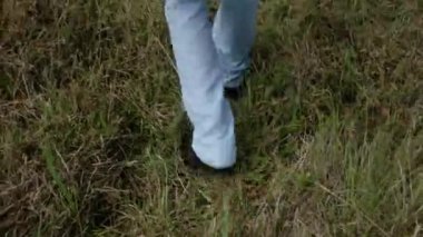 Daha fazla yürüyen adam