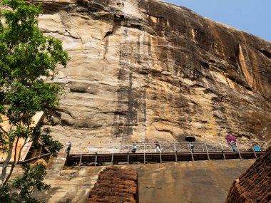 Sigirya Kayası Sri Lanka 'da eski bir kaledir. Sigiriya bir UNESCO Dünya Mirası Alanıdır. Burası Dambulla Sri Lanka 'da.
