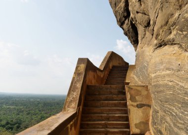 Sigirya Kayası Sri Lanka 'da eski bir kaledir. Sigiriya bir UNESCO Dünya Mirası Alanıdır. Burası Dambulla Sri Lanka 'da.
