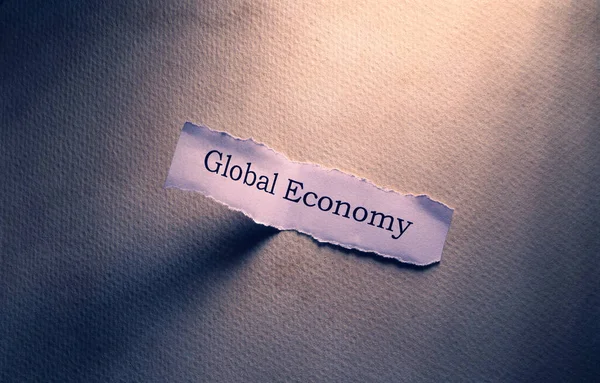 Close Van Global Economy Tag — Stockfoto