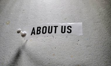 Kağıt üzerinde Hakkımızda etiket yakın