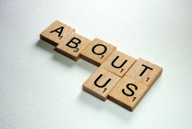 Hakkımızda etiket scrabble harflerden oluşan