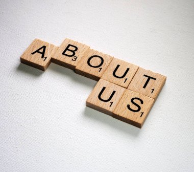 Hakkımızda etiket scrabble harflerden oluşan