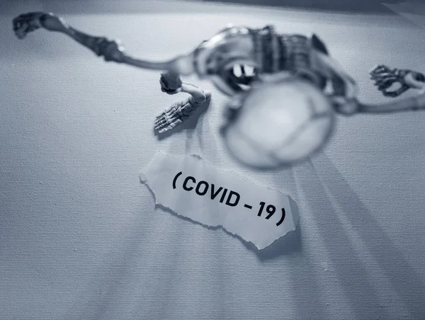 Human Skeleton Model Covid Text — Stock Photo, Image