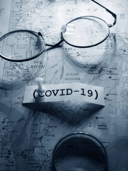 Närbild Covid Text Tagg Kartan — Stockfoto