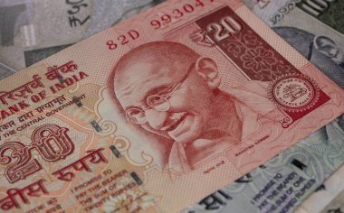 Makro, Hint Para Birimi 'ni kapat