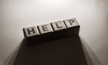 Tahta Bloklara Yazılan Yardım Sözcüğü