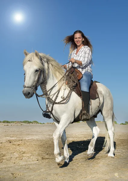 Mulher cavalo e garanhão — Fotografia de Stock