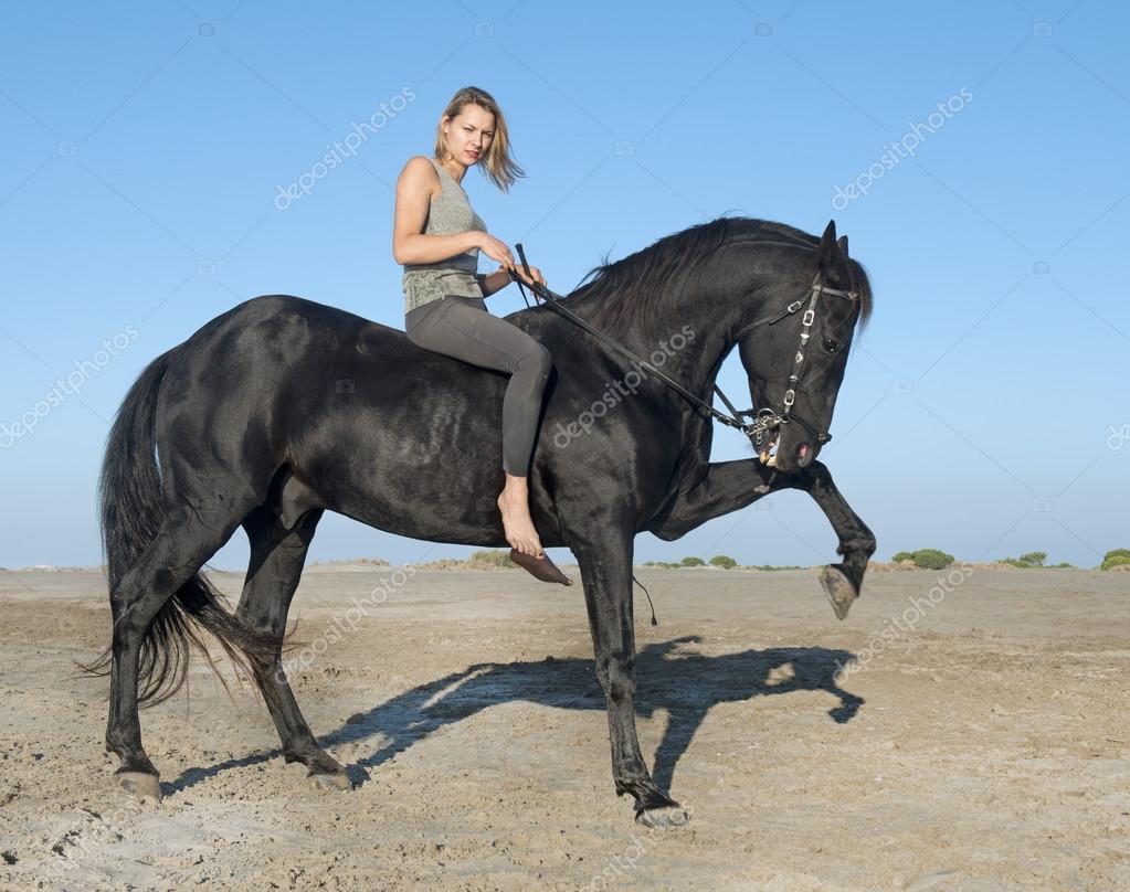 Apologise, but, Femme et cheval join Apologise, Femme et cheval goes