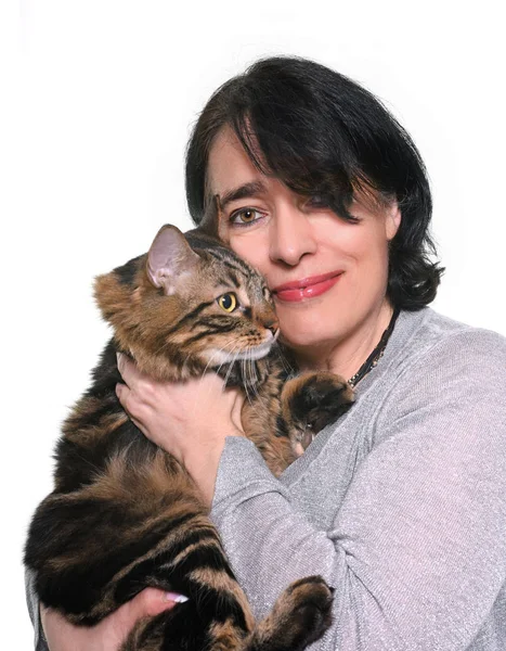 Мэн Енот кот и женщина — стоковое фото