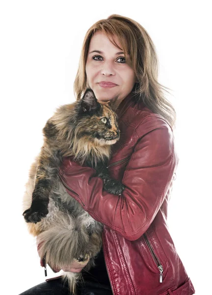 Женщина и кошка — стоковое фото