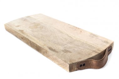 Beyaz arka plan önünde doğrama tahtası