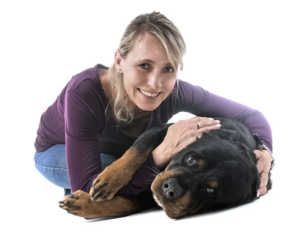 Adulto Rottweiler Mulher Frente Fundo Branco — Fotografia de Stock