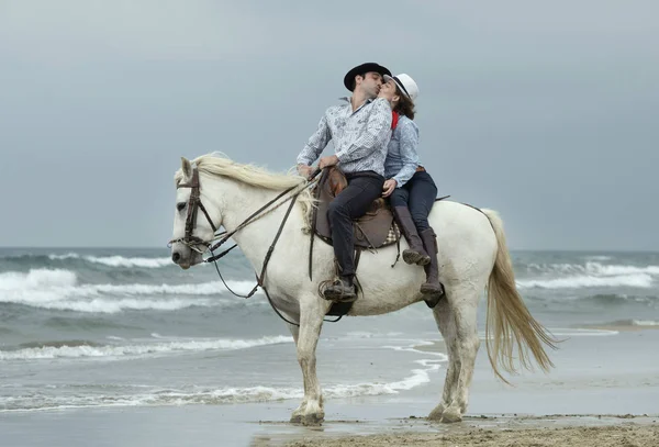 Cavaleiros e cavalos — Fotografia de Stock