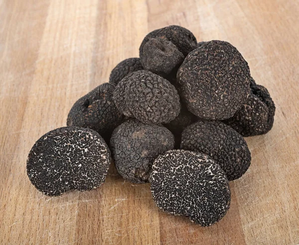 Tuber Melanosporum Voor Houten Achtergrond — Stockfoto