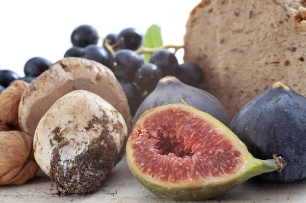 Herbstliches Essen Vor Weißem Hintergrund — Stockfoto