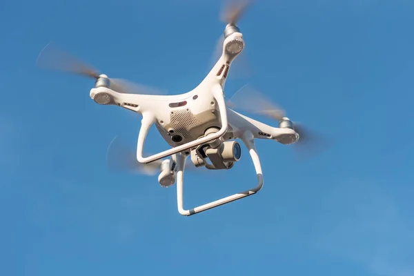 Джі Phantom 4 Pro drone — стокове фото