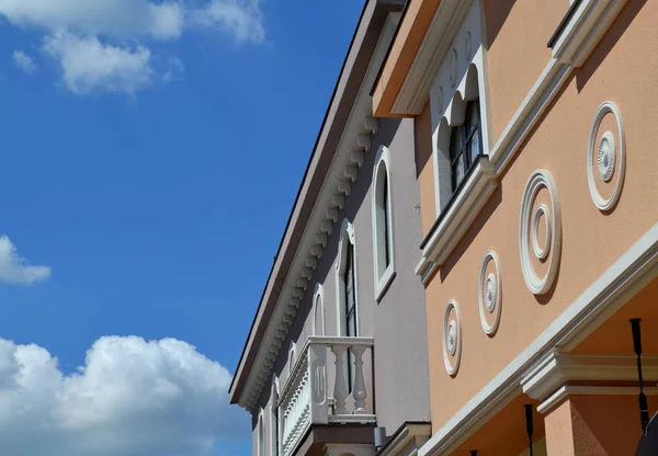 Edifício agradável e bonito — Fotografia de Stock