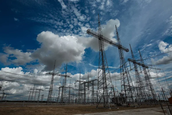 Yüksek voltaj direği ya da yüksek voltaj kulesi