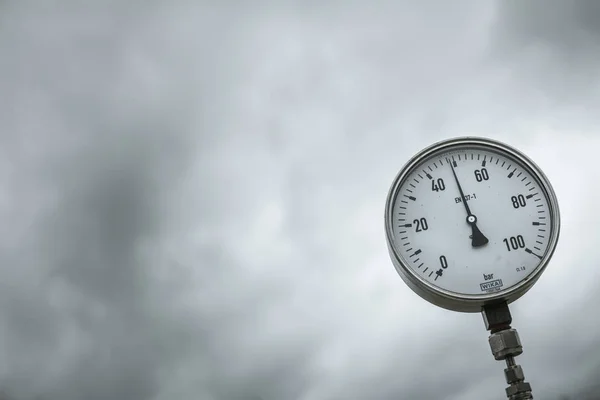 Wellhead Pressure Gauge — Stock Photo, Image