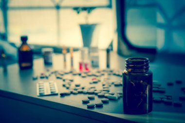 Çok renkli ilaç ve ilaç