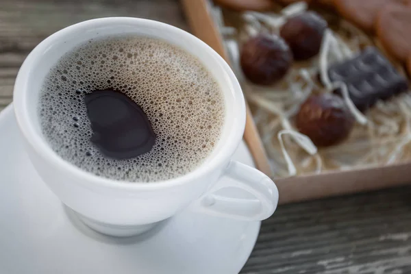 Pausa para el café, desayuno. Taza de café con galletas —  Fotos de Stock