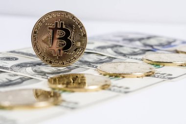 Altın Bitcoin biz dolarlara yakın.