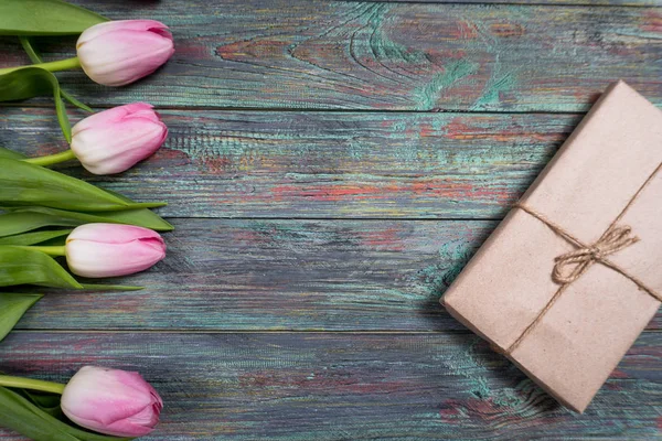 Frontera de tulipanes rosados frescos de primavera — Foto de Stock