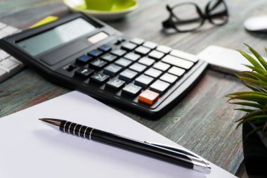 İş ve finansal raporlar bir işyeri