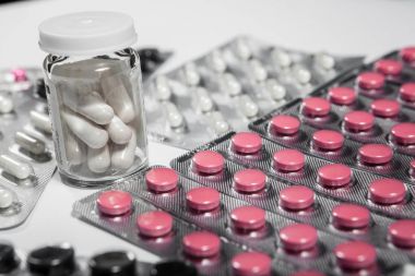 İlaç ilaç ve tıp hapları paketlerine