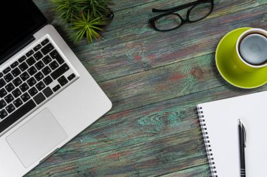 İş ve finansal raporlar bir işyeri