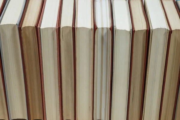 Montón de viejos libros de colores pastel apilados —  Fotos de Stock